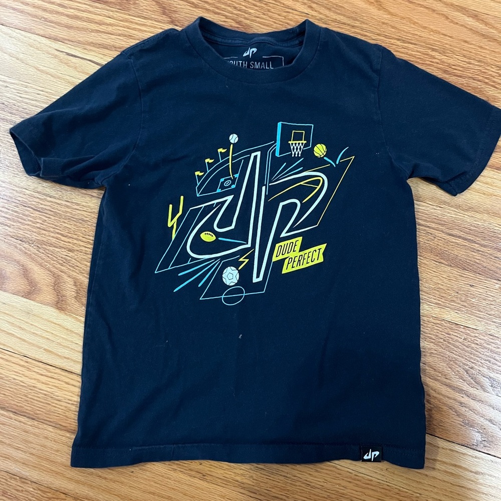 Dude Perfect T-Shirt Size Youth Small
